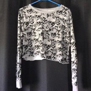 Skull cropped sweatshirt